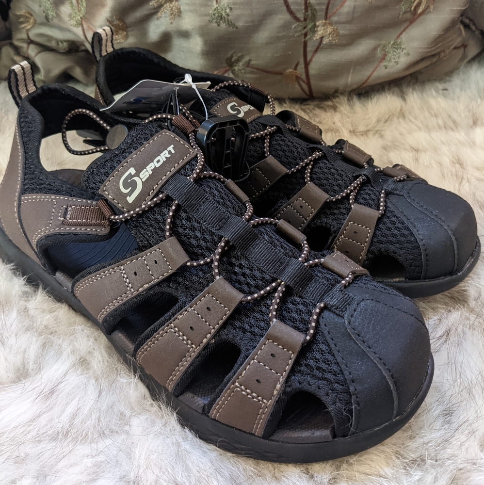 Size 9 Brown Sketchers Sport sandles